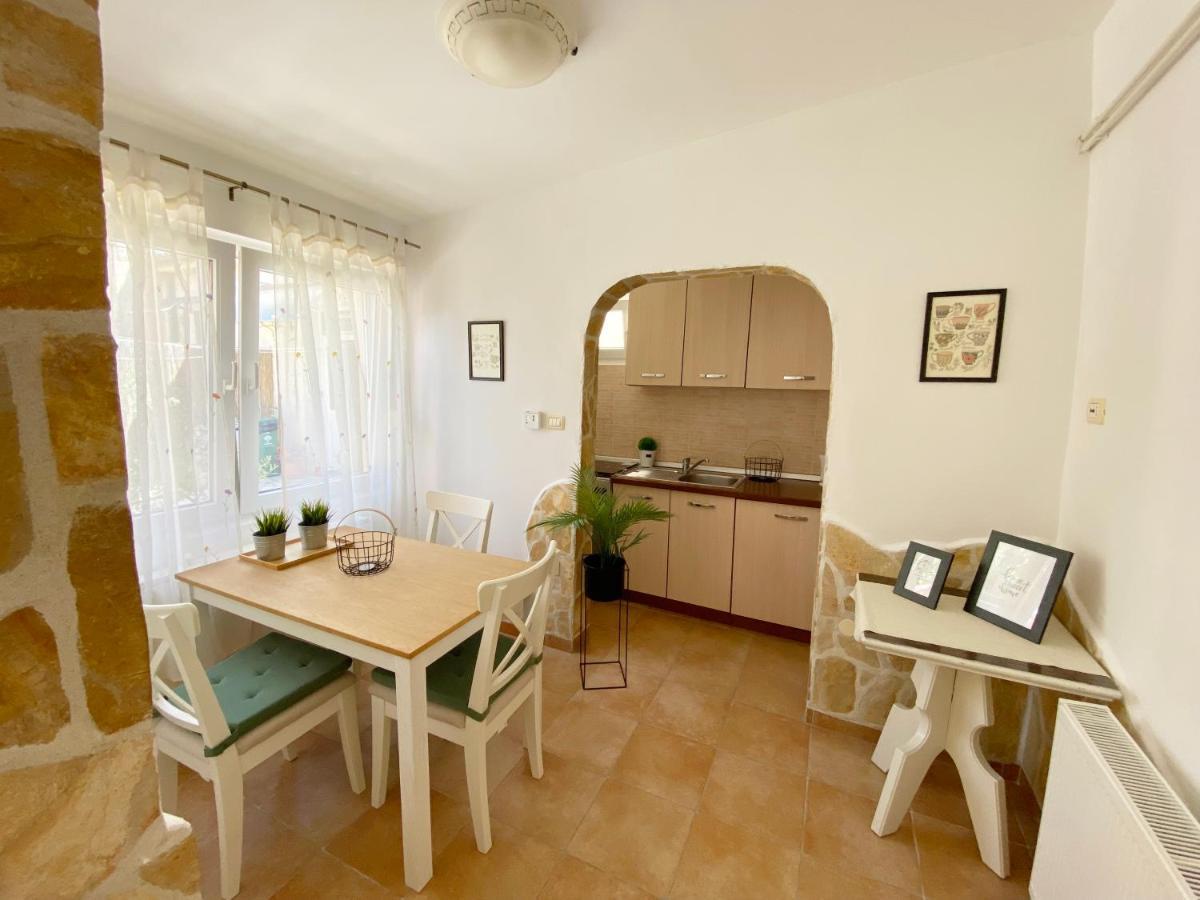 Apartments Centurio Pula Exterior photo