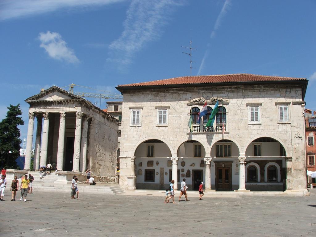 Apartments Centurio Pula Exterior photo